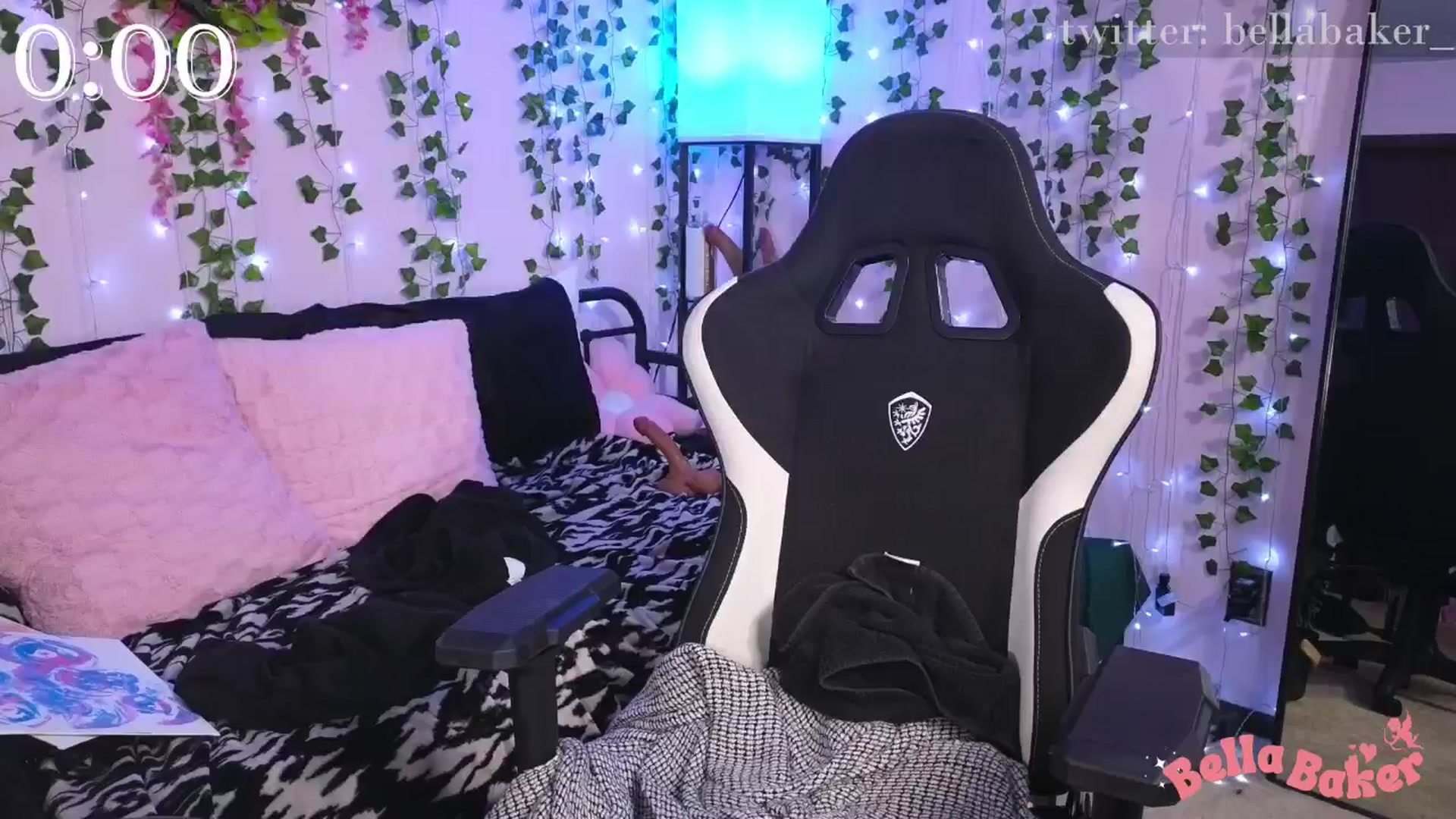 Gallery image thumbnail from naughtybella_'s myfreecams stream on, 05/18/2024, 03:33 image 11 of 20