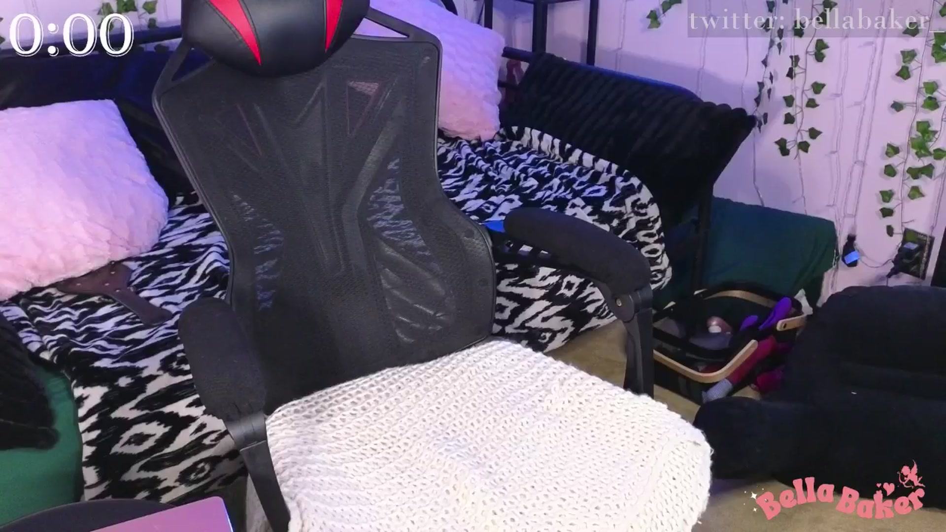 Gallery image thumbnail from naughtybella_'s myfreecams stream on, 05/30/2024, 24:00 image 12 of 20