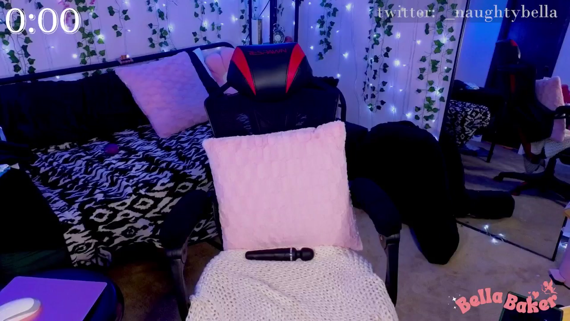 Gallery image thumbnail from naughtybella_'s myfreecams stream on, 06/11/2024, 24:03 image 17 of 20
