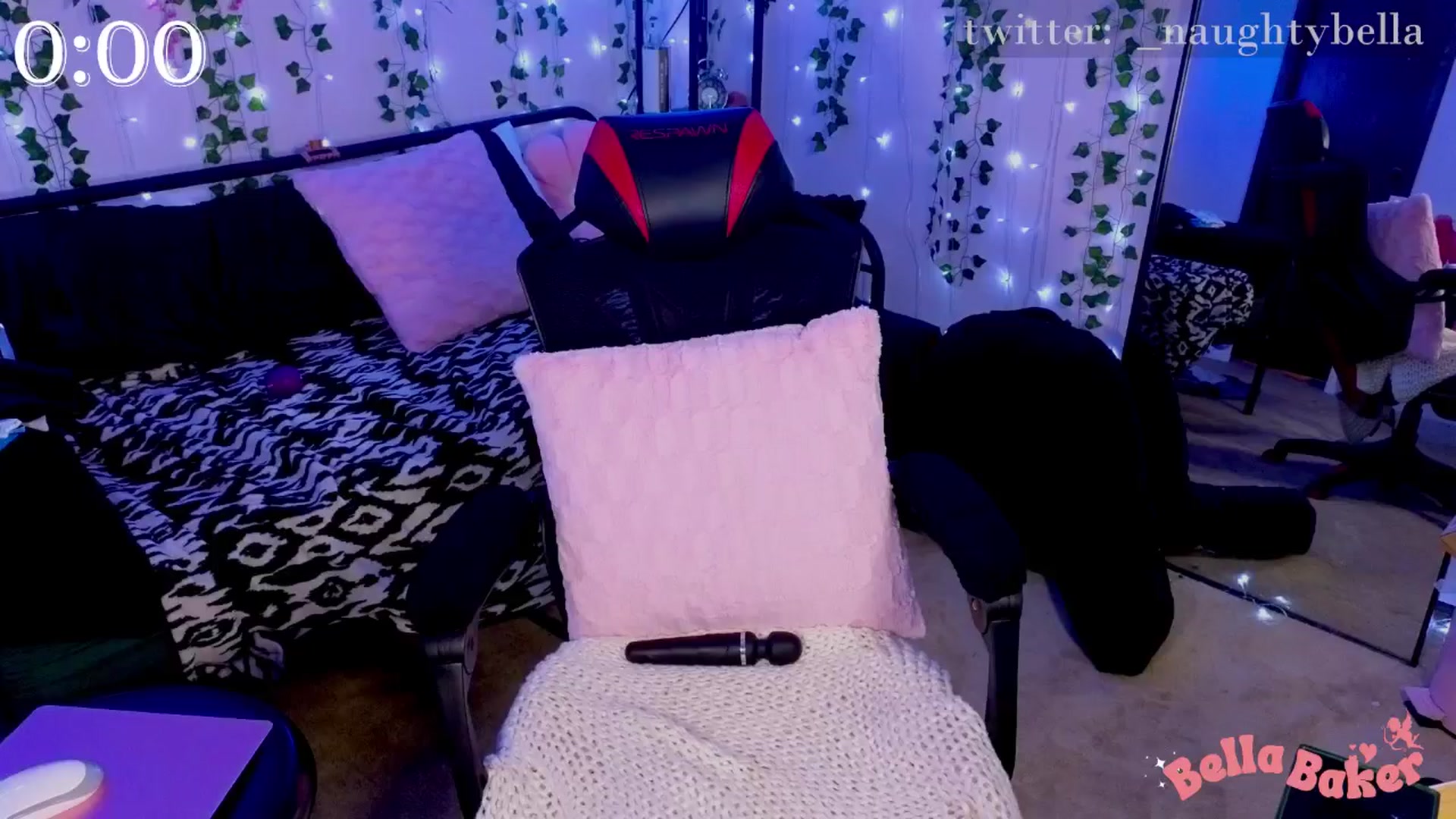 Gallery image thumbnail from naughtybella_'s myfreecams stream on, 06/11/2024, 01:30 image 13 of 20