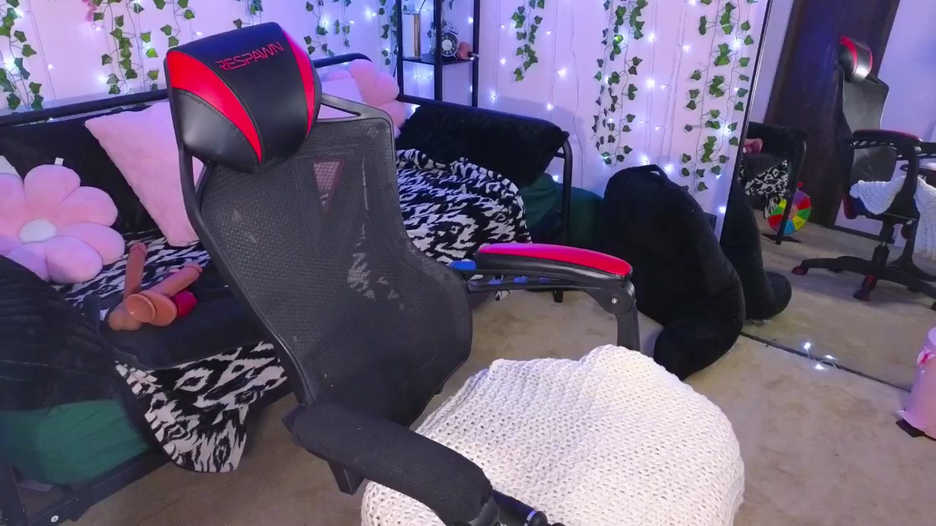 Gallery image thumbnail from naughtybella_'s myfreecams stream on, 07/08/2024, 01:07 image 8 of 20
