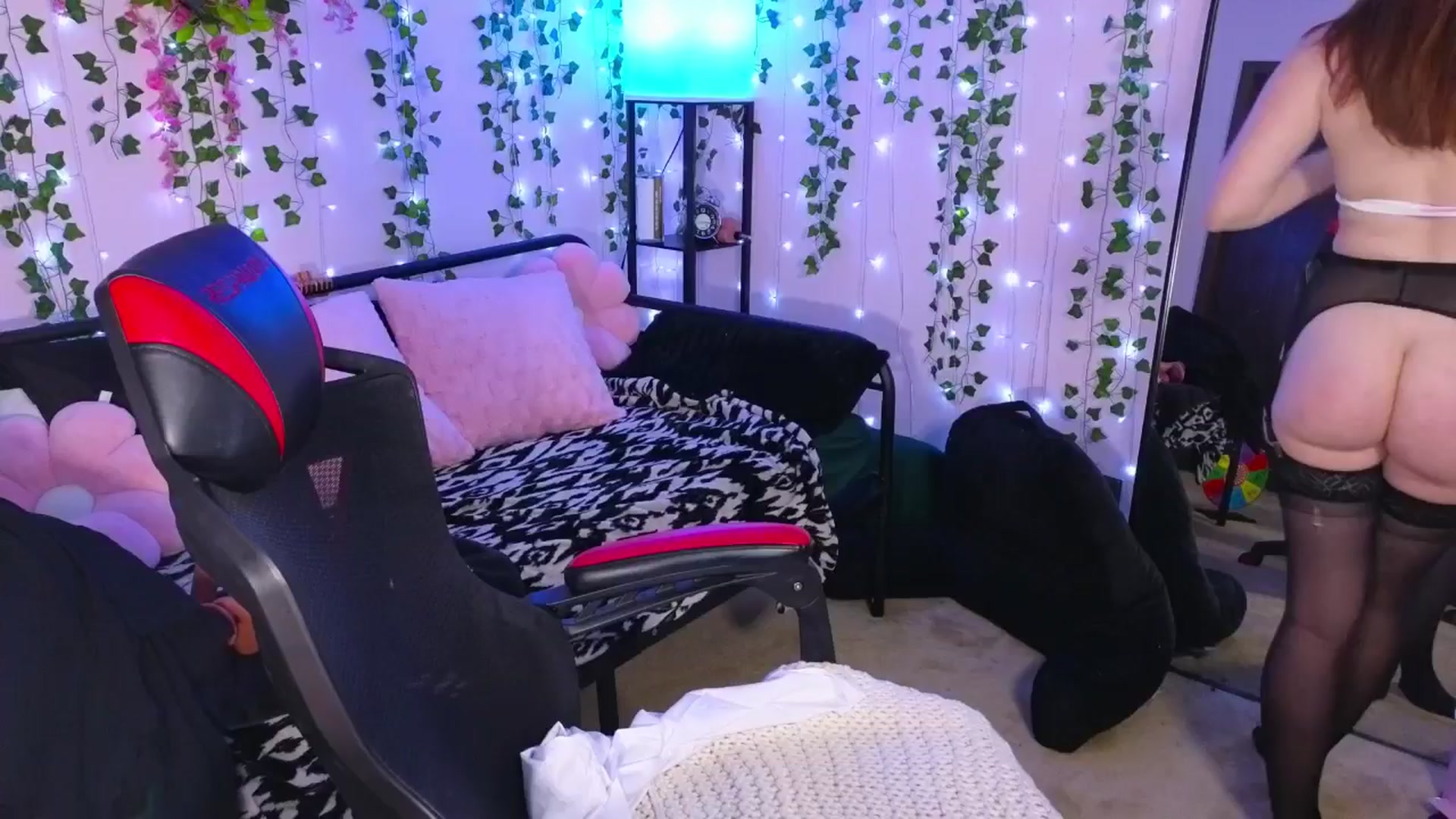 Gallery image thumbnail from naughtybella_'s myfreecams stream on, 07/08/2024, 01:07 image 12 of 20