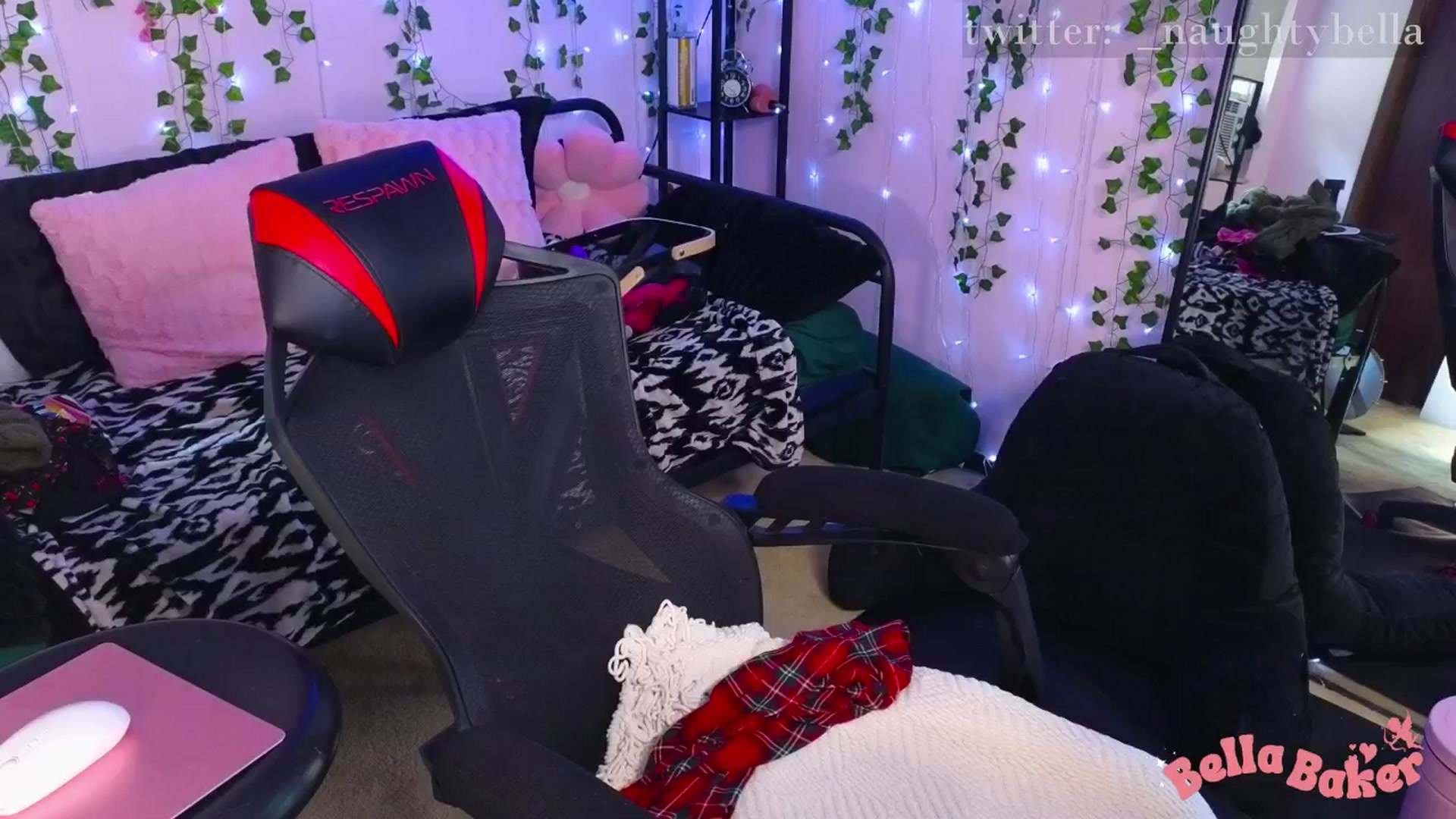 Gallery image thumbnail from naughtybella_'s myfreecams stream on, 07/31/2024, 14:42 image 15 of 20