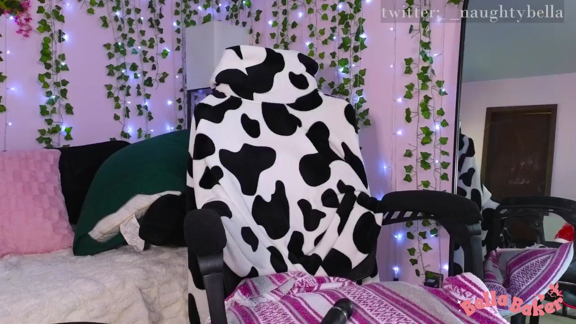 Gallery image thumbnail from naughtybella_'s myfreecams stream on, 09/17/2024, 21:11 image 10 of 20