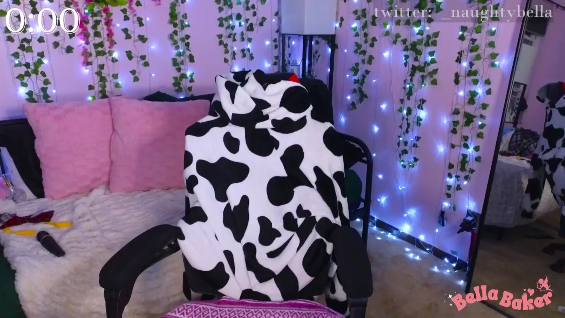 Gallery image thumbnail from naughtybella_'s myfreecams stream on, 09/23/2024, 24:24 image 19 of 20