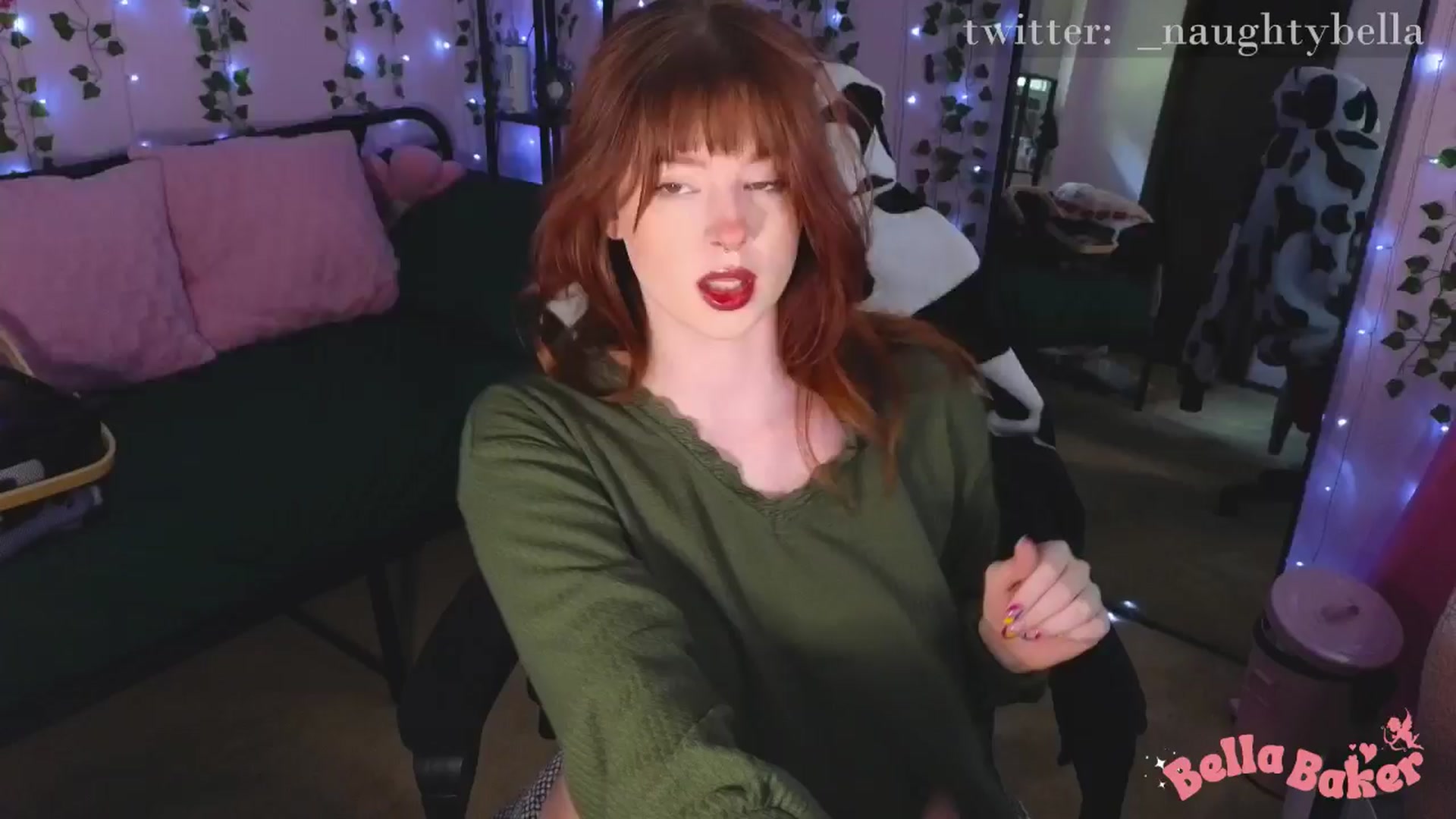 Gallery image thumbnail from naughtybella_'s myfreecams stream on, 10/13/2024, 16:49 image 6 of 20