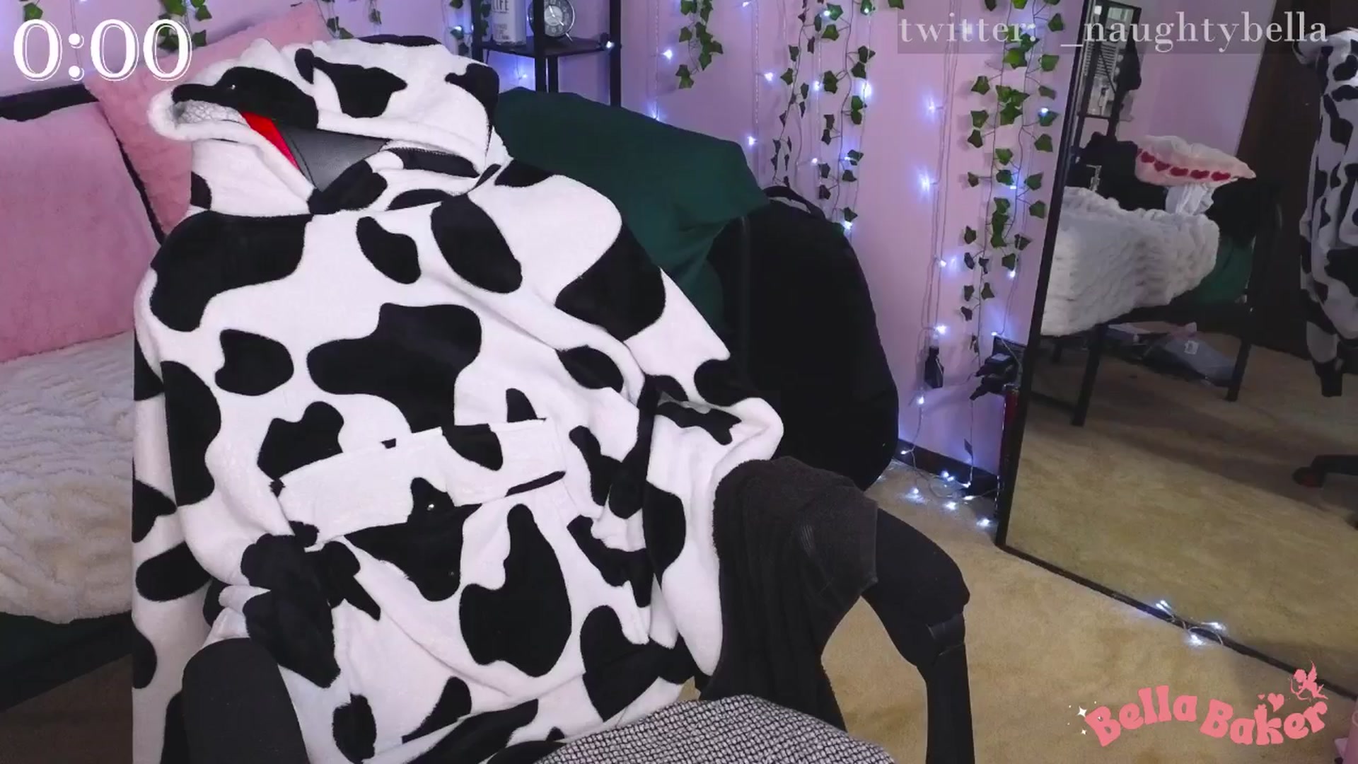 Gallery image thumbnail from naughtybella_'s myfreecams stream on, 10/14/2024, 21:52 image 17 of 20