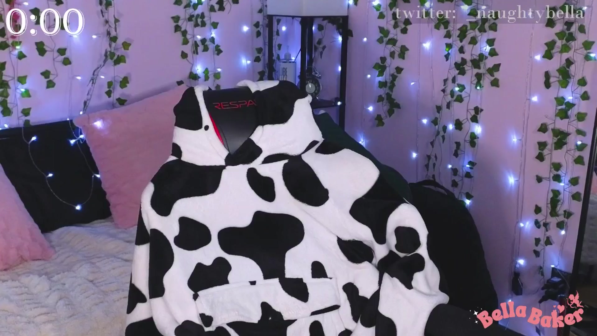 Gallery image thumbnail from naughtybella_'s myfreecams stream on, 10/17/2024, 24:14 image 9 of 20