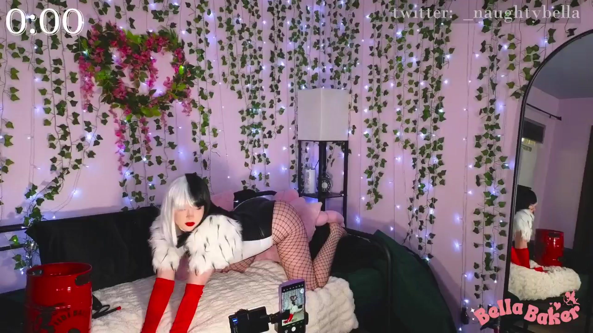Gallery image thumbnail from naughtybella_'s myfreecams stream on, 10/31/2024, 17:55 image 3 of 20