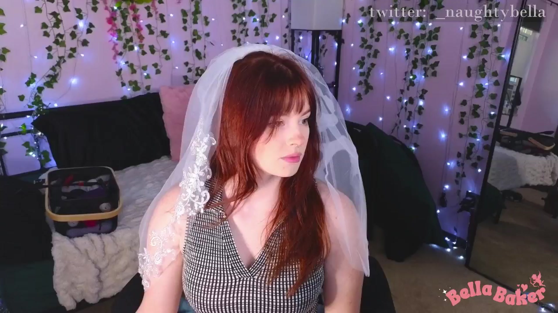 Gallery image thumbnail from naughtybella_'s myfreecams stream on, 11/04/2024, 21:31 image 15 of 20