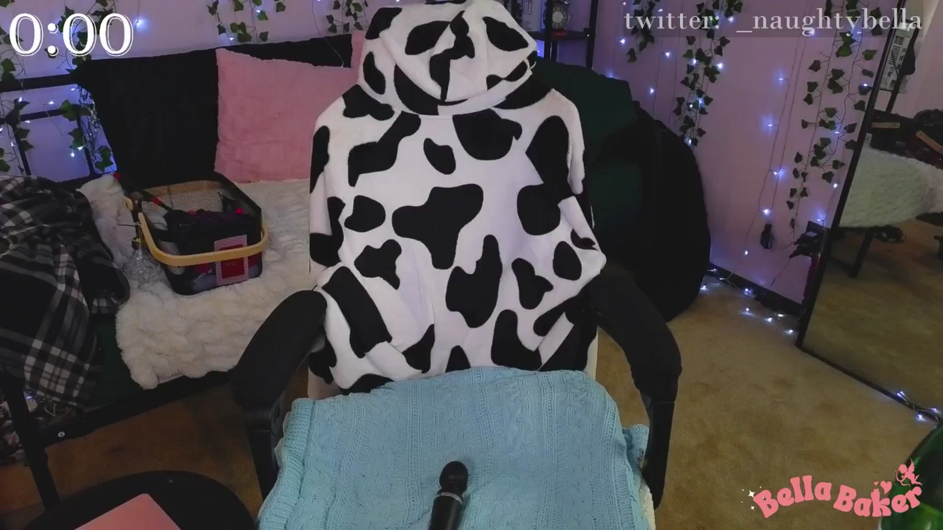 Gallery image thumbnail from naughtybella_'s myfreecams stream on, 11/12/2024, 21:29 image 10 of 20