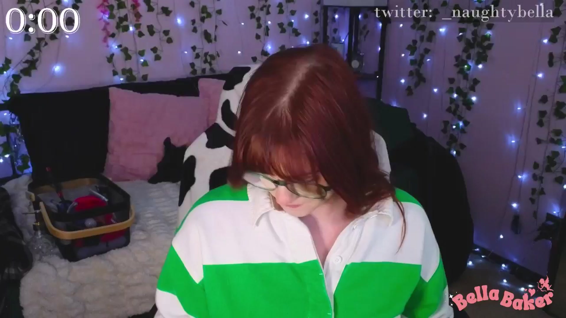 Gallery image thumbnail from naughtybella_'s myfreecams stream on, 11/12/2024, 21:29 image 2 of 20