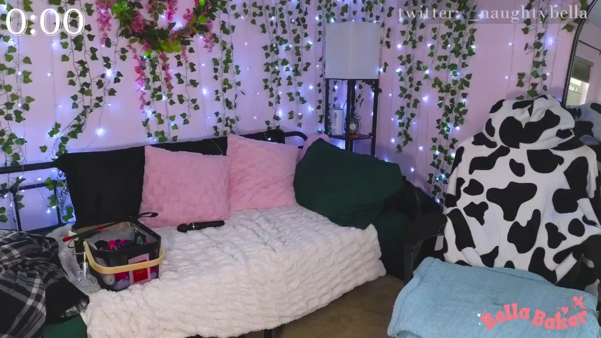 Gallery image thumbnail from naughtybella_'s myfreecams stream on, 11/13/2024, 17:53 image 20 of 20