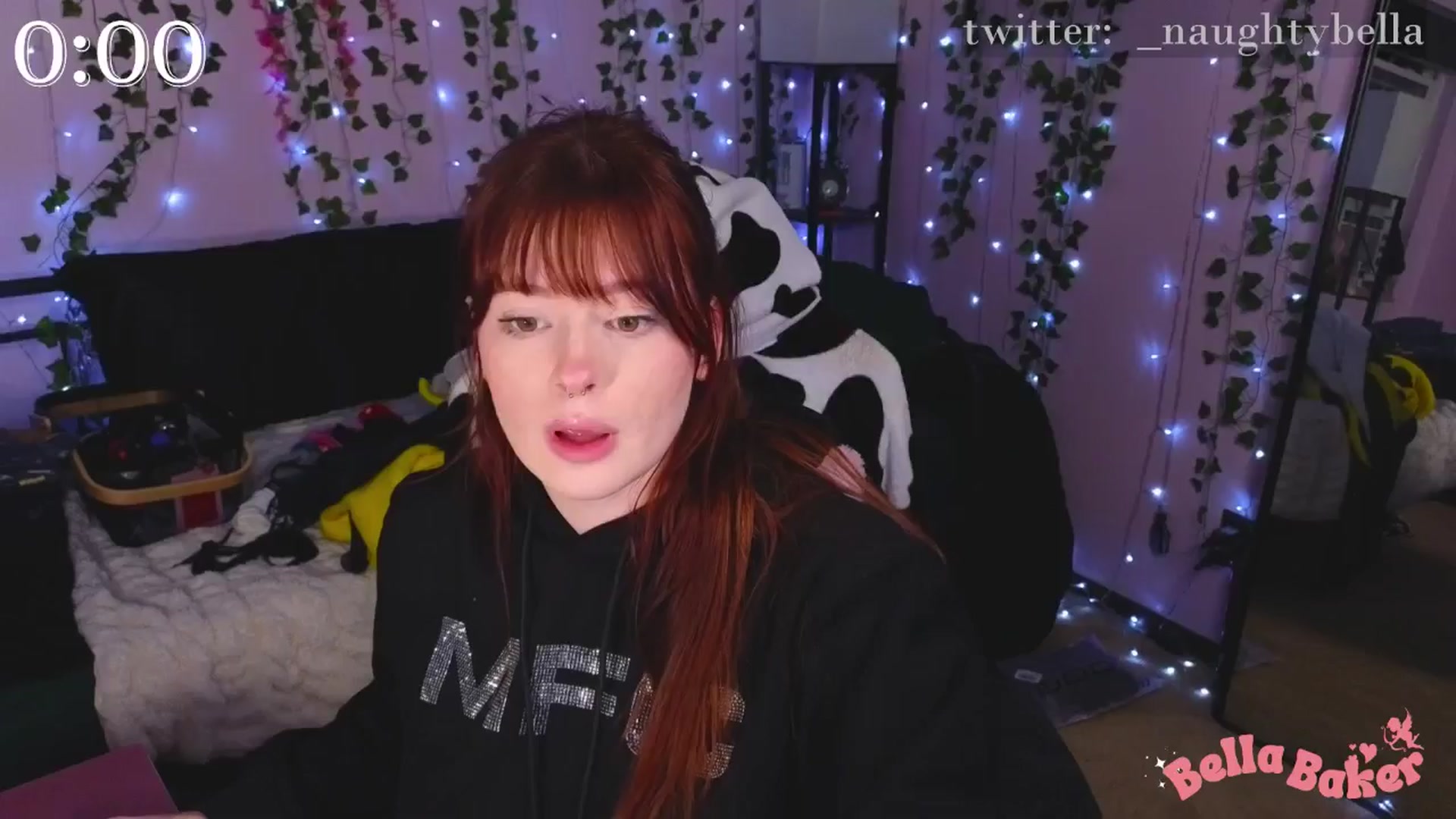 Gallery image thumbnail from naughtybella_'s myfreecams stream on, 11/21/2024, 02:10 image 17 of 20