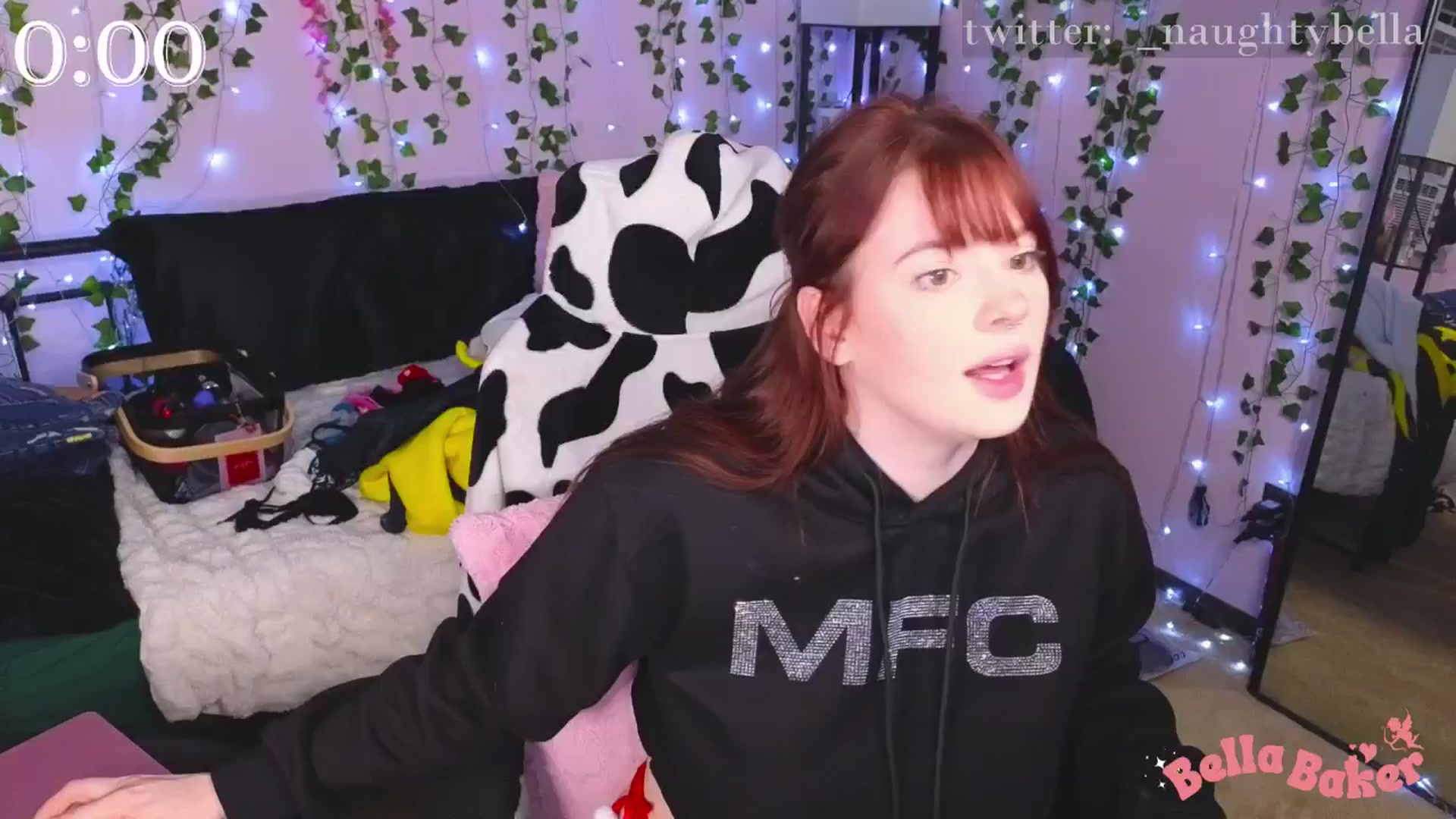 Gallery image thumbnail from naughtybella_'s myfreecams stream on, 11/21/2024, 02:10 image 14 of 20