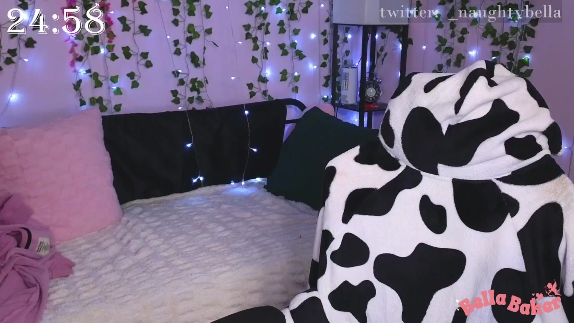 Gallery image thumbnail from naughtybella_'s myfreecams stream on, 11/21/2024, 22:42 image 16 of 20