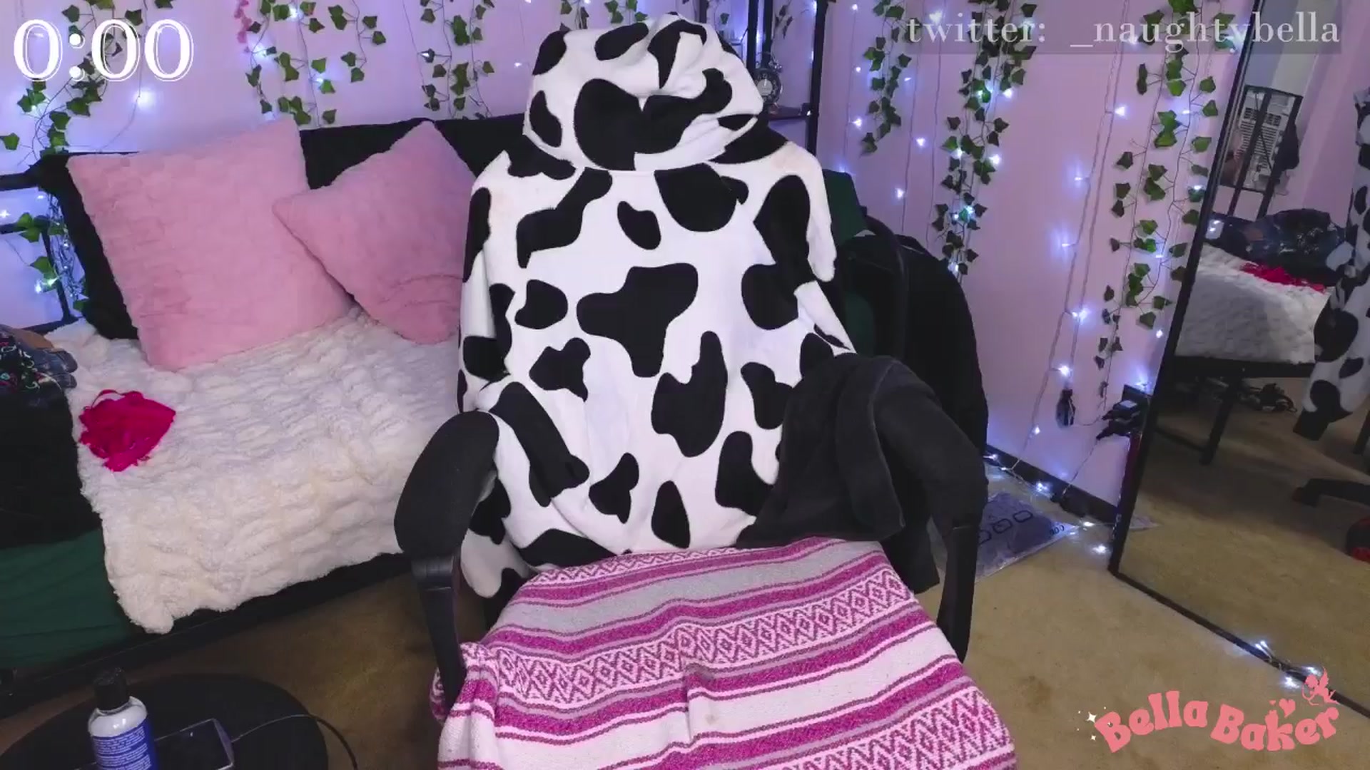Gallery image thumbnail from naughtybella_'s myfreecams stream on, 11/25/2024, 22:15 image 2 of 20