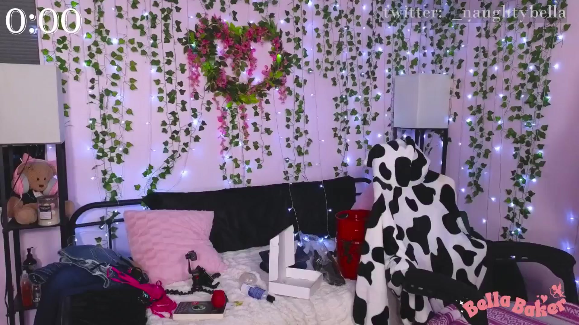 Gallery image thumbnail from naughtybella_'s myfreecams stream on, 11/27/2024, 23:06 image 13 of 20