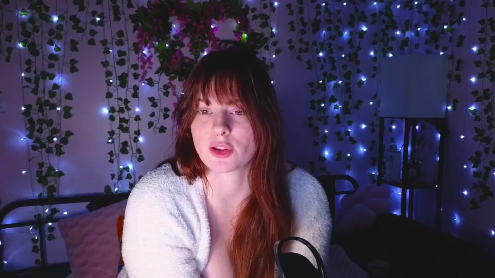 Gallery image thumbnail from naughtybella_'s myfreecams stream on, 12/05/2024, 01:43 image 12 of 20