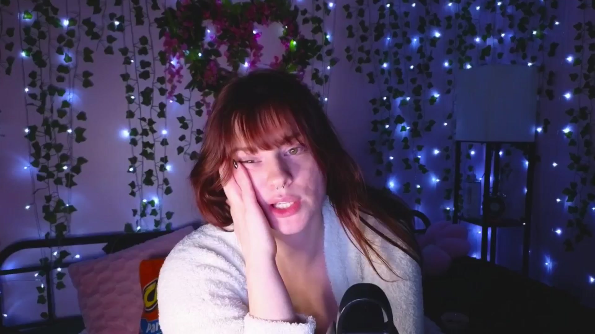 Gallery image thumbnail from naughtybella_'s myfreecams stream on, 12/05/2024, 01:43 image 13 of 20