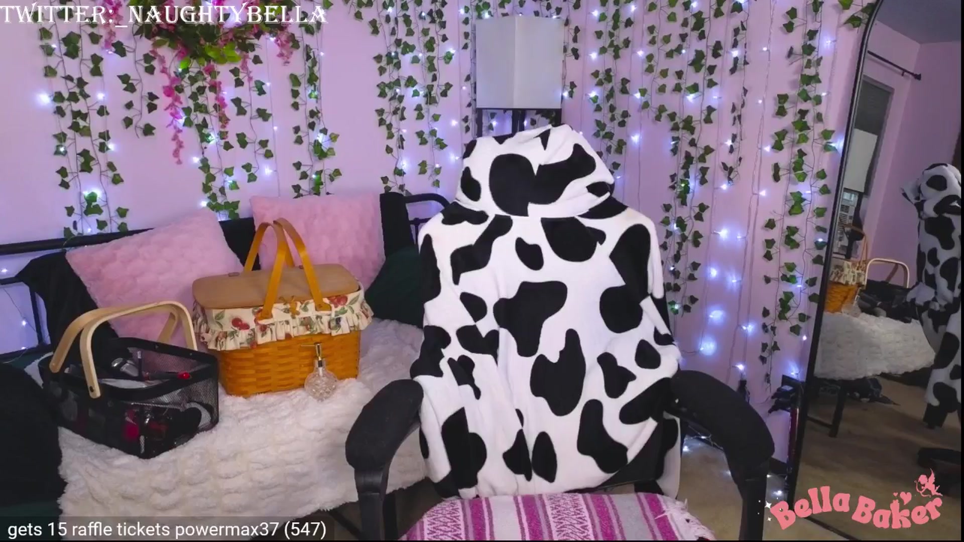 Gallery image thumbnail from naughtybella_'s myfreecams stream on, 12/09/2024, 21:53 image 16 of 20