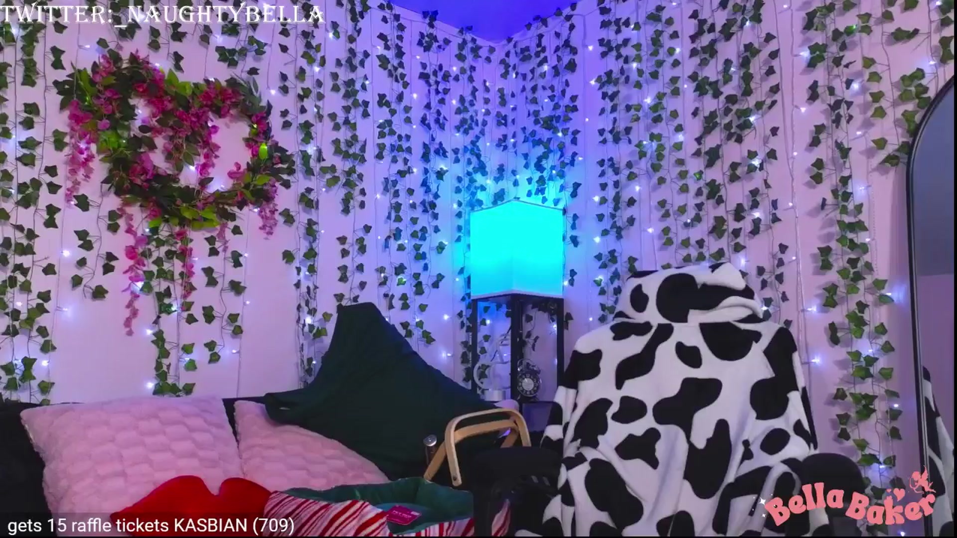 Gallery image thumbnail from naughtybella_'s myfreecams stream on, 12/19/2024, 20:56 image 16 of 20