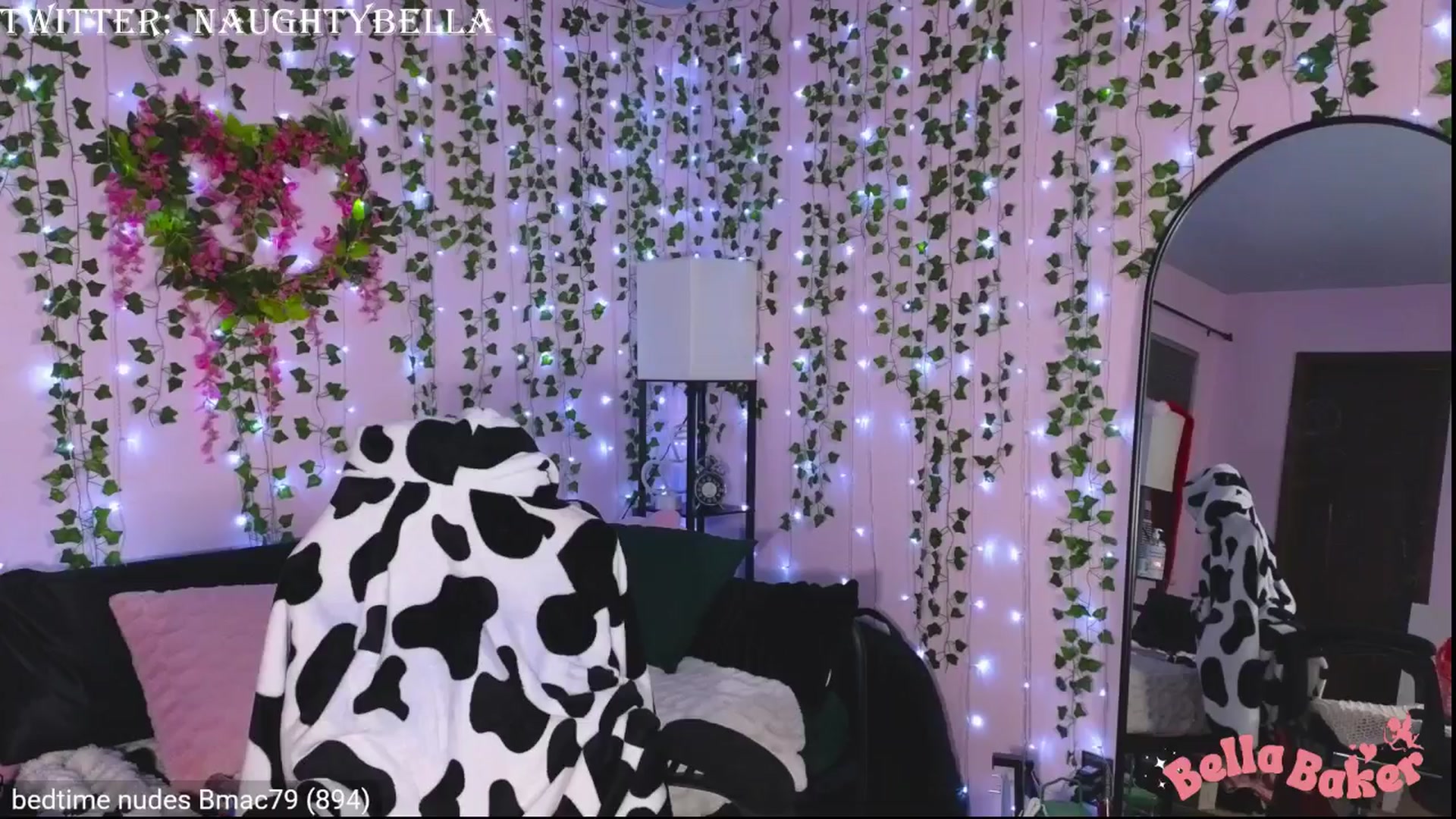 Gallery image thumbnail from naughtybella_'s myfreecams stream on, 01/10/2025, 03:06 image 16 of 20