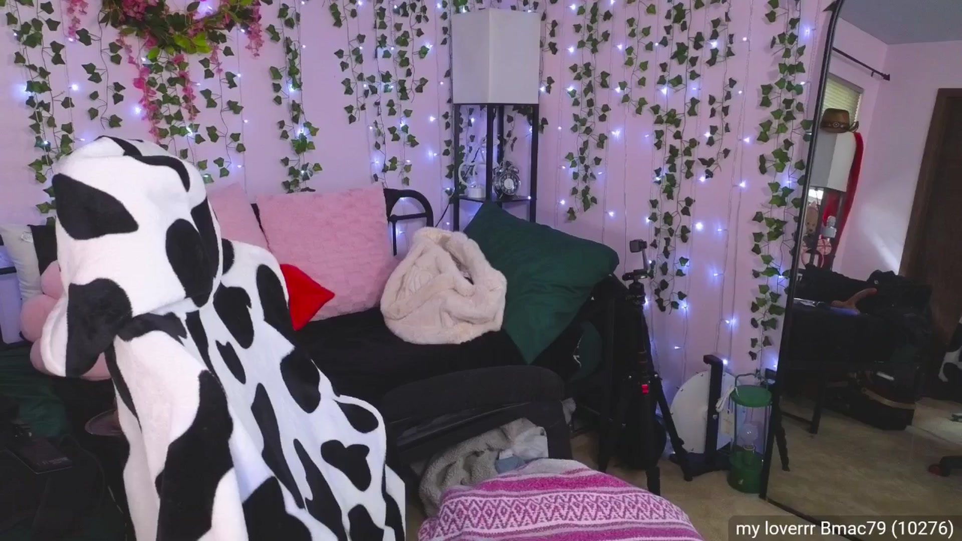 Gallery image thumbnail from naughtybella_'s myfreecams stream on, 03/15/2025, 16:30 image 17 of 20
