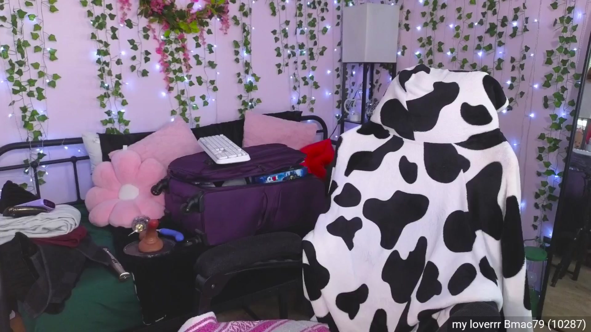 Gallery image thumbnail from naughtybella_'s myfreecams stream on, 03/17/2025, 16:19 image 14 of 20