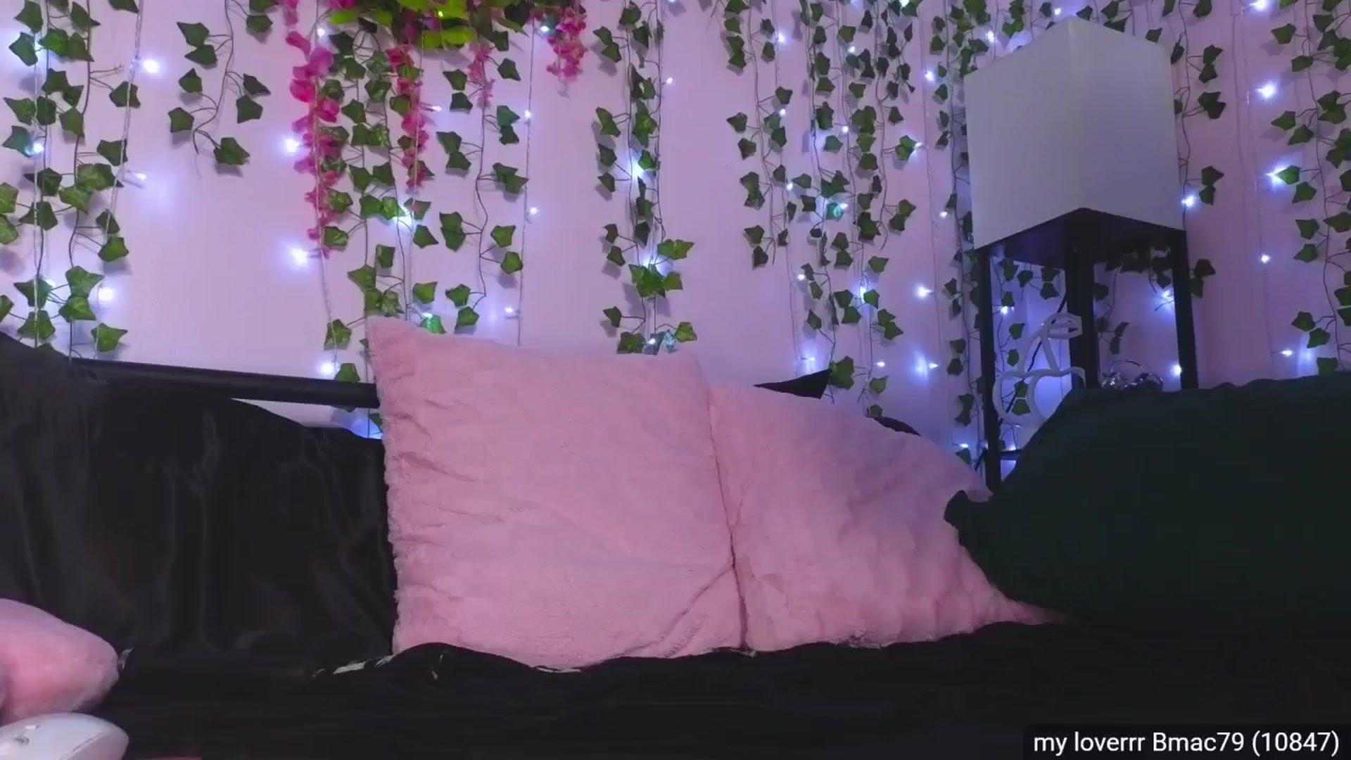 Gallery image thumbnail from naughtybella_'s myfreecams stream on, 03/28/2025, 24:31 image 7 of 20