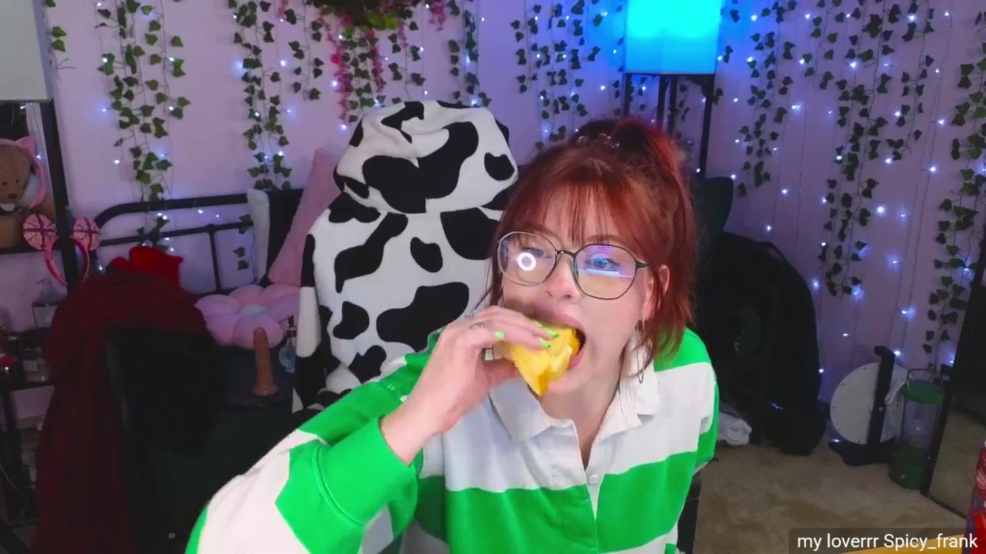 Gallery image thumbnail from naughtybella_'s myfreecams stream on, 04/07/2025, 18:08 image 6 of 20
