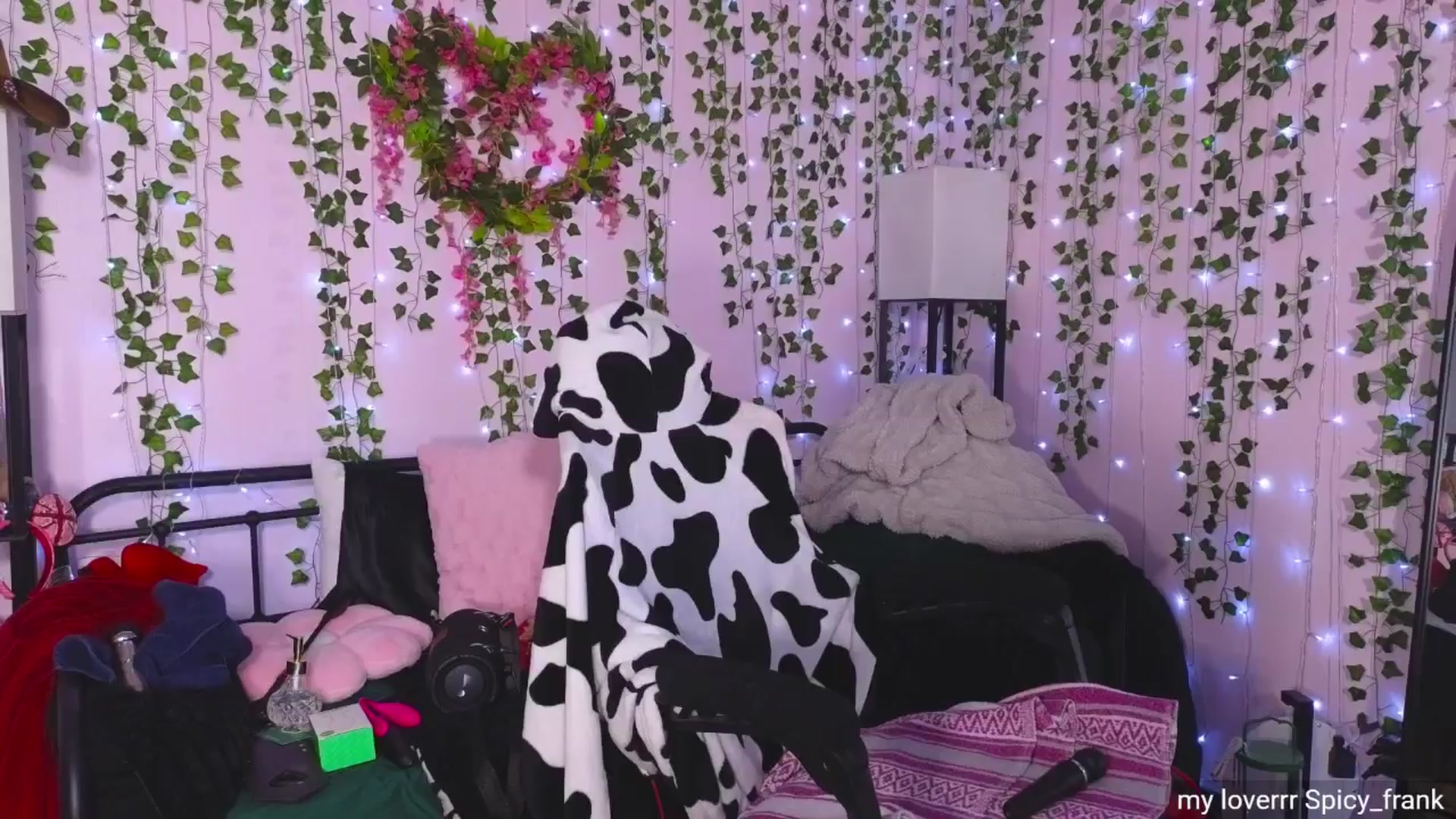Gallery image thumbnail from naughtybella_'s myfreecams stream on, 04/15/2025, 02:39 image 2 of 20