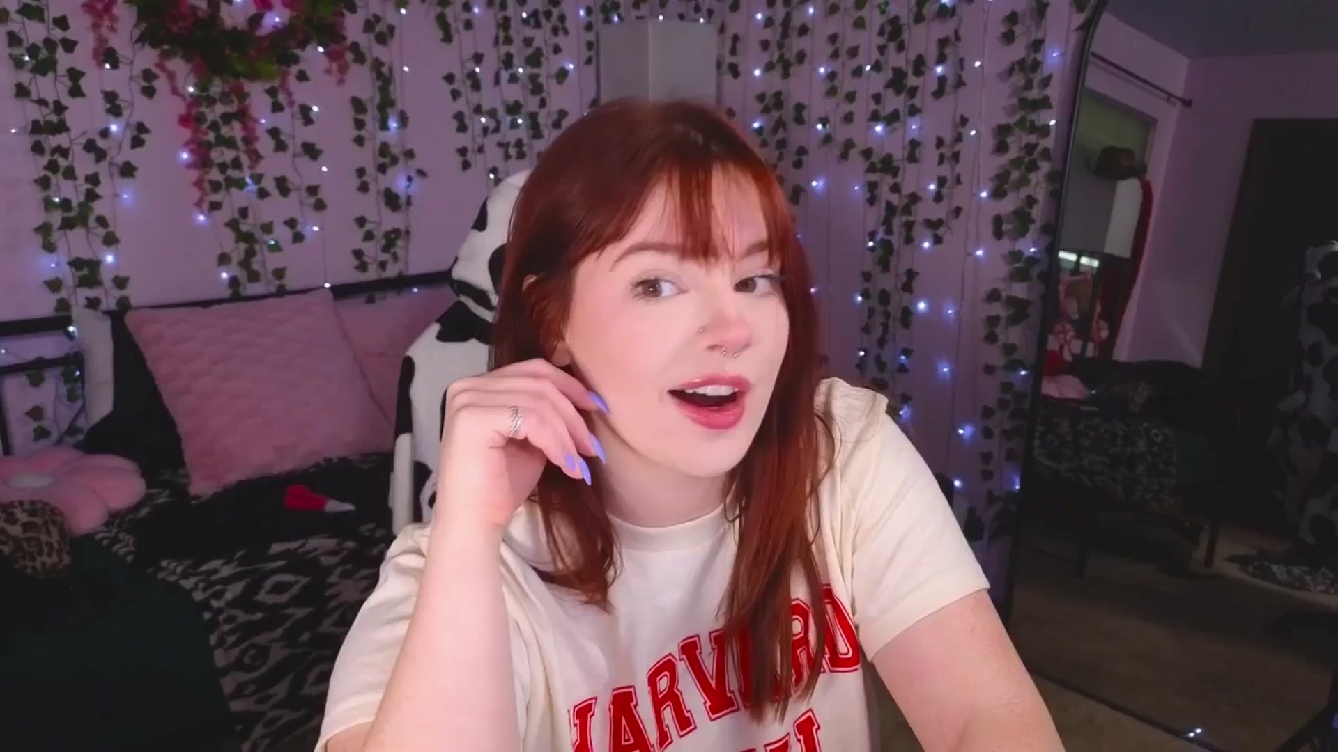 Gallery image thumbnail from naughtybella_'s myfreecams stream on, 04/19/2025, 16:53 image 3 of 20