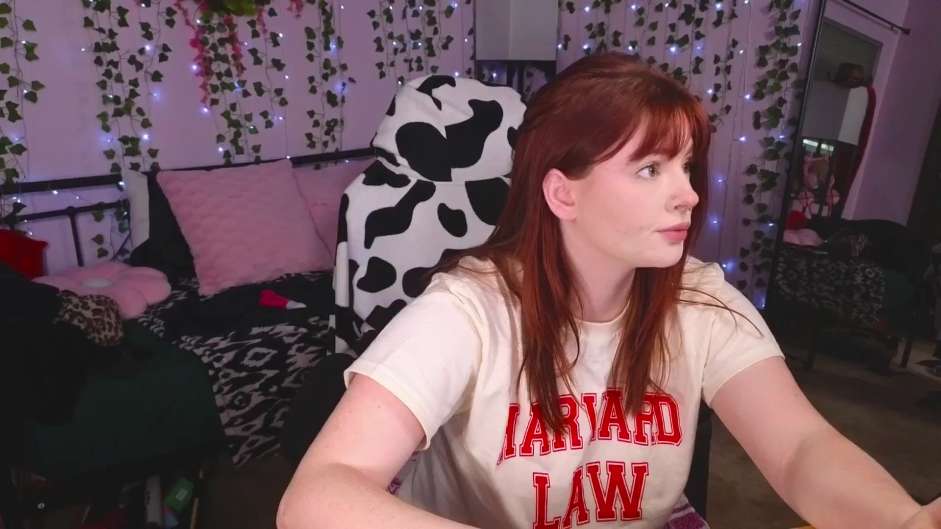 Gallery image thumbnail from naughtybella_'s myfreecams stream on, 04/19/2025, 16:53 image 8 of 20