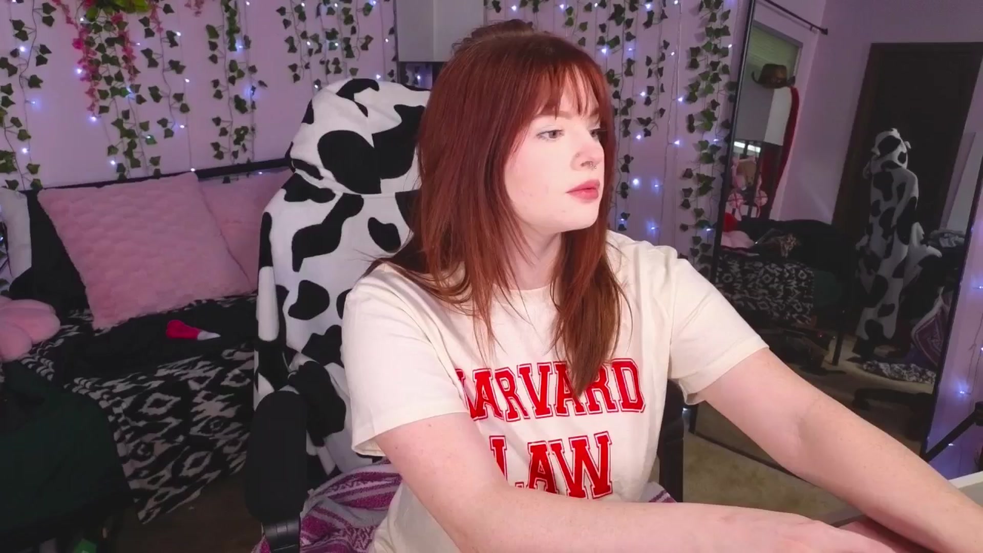Gallery image thumbnail from naughtybella_'s myfreecams stream on, 04/19/2025, 16:53 image 1 of 20