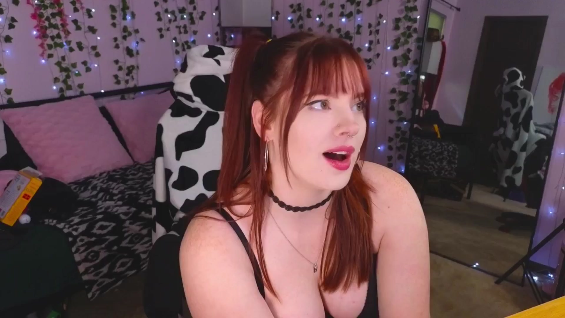 Gallery image thumbnail from naughtybella_'s myfreecams stream on, 04/20/2025, 18:38 image 18 of 20