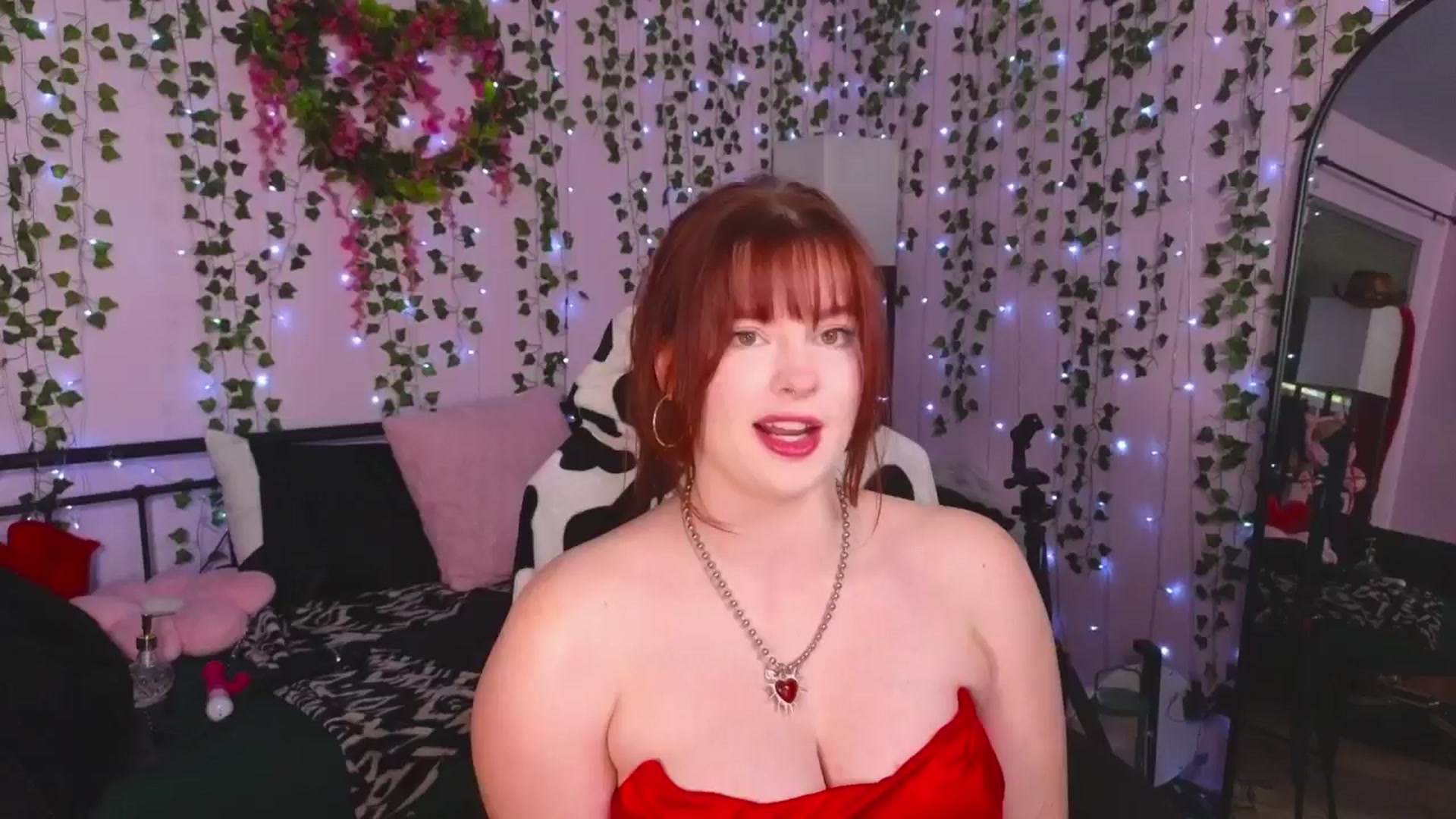 Gallery image thumbnail from naughtybella_'s myfreecams stream on, 04/22/2025, 24:28 image 7 of 20