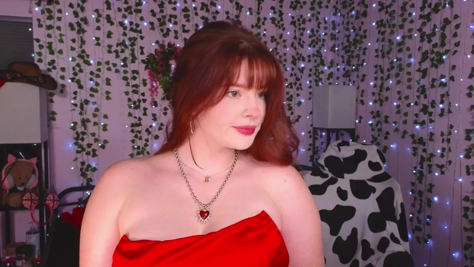 Gallery image thumbnail from naughtybella_'s myfreecams stream on, 04/22/2025, 24:28 image 16 of 20