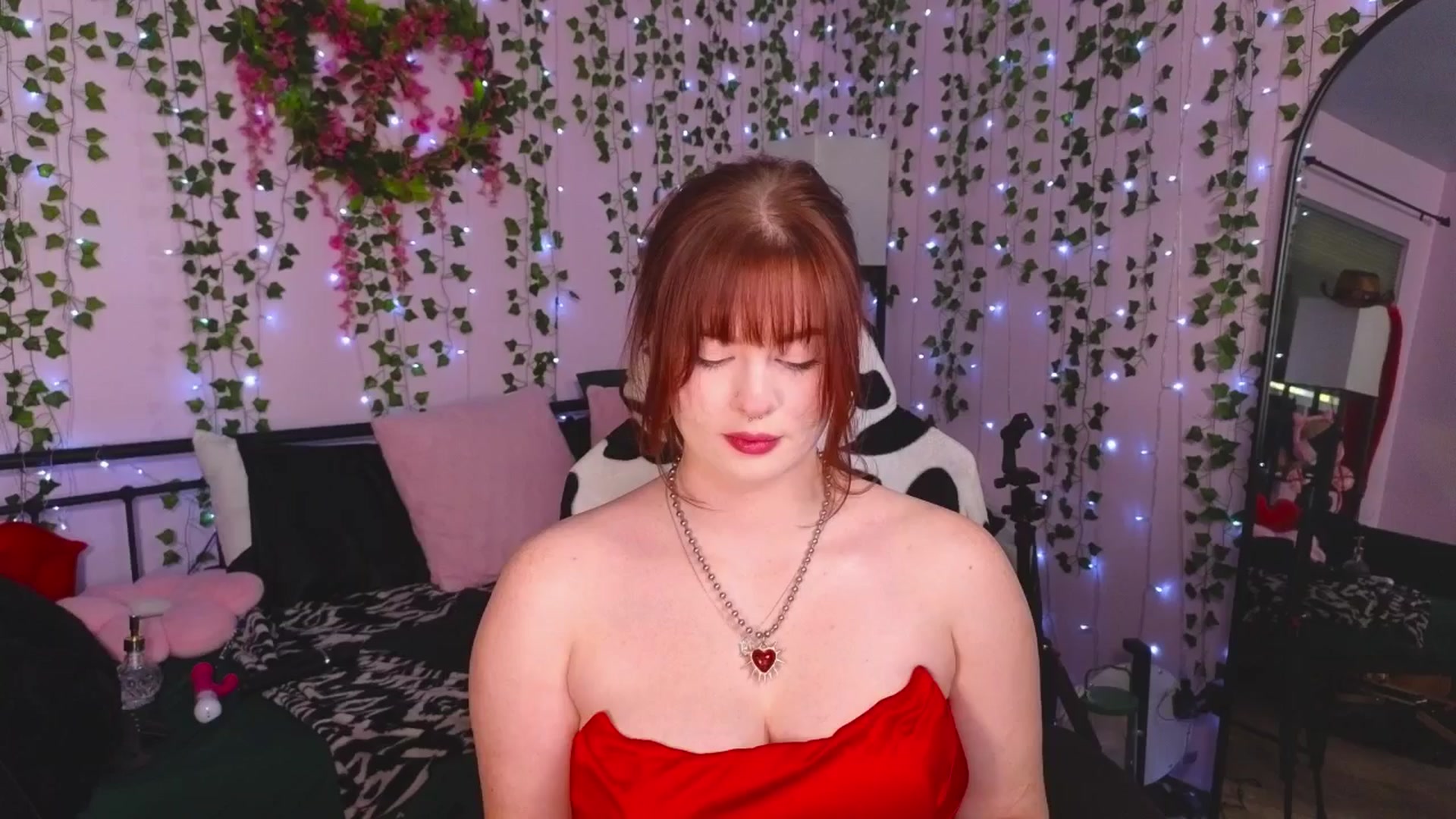 Gallery image thumbnail from naughtybella_'s myfreecams stream on, 04/22/2025, 24:28 image 3 of 20
