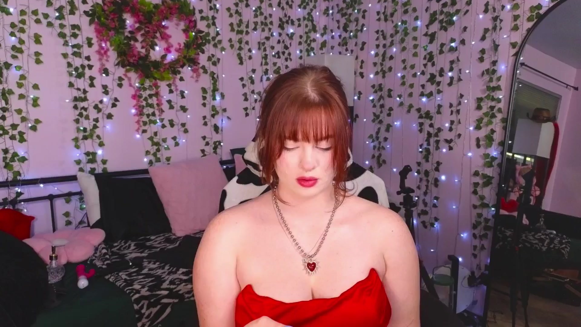 Gallery image thumbnail from naughtybella_'s myfreecams stream on, 04/22/2025, 24:28 image 4 of 20