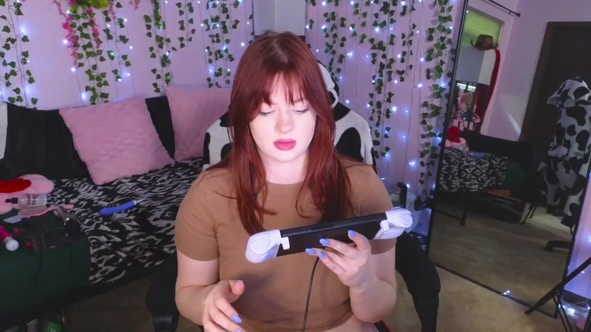 Gallery image thumbnail from naughtybella_'s myfreecams stream on, 04/30/2025, 17:44 image 5 of 20