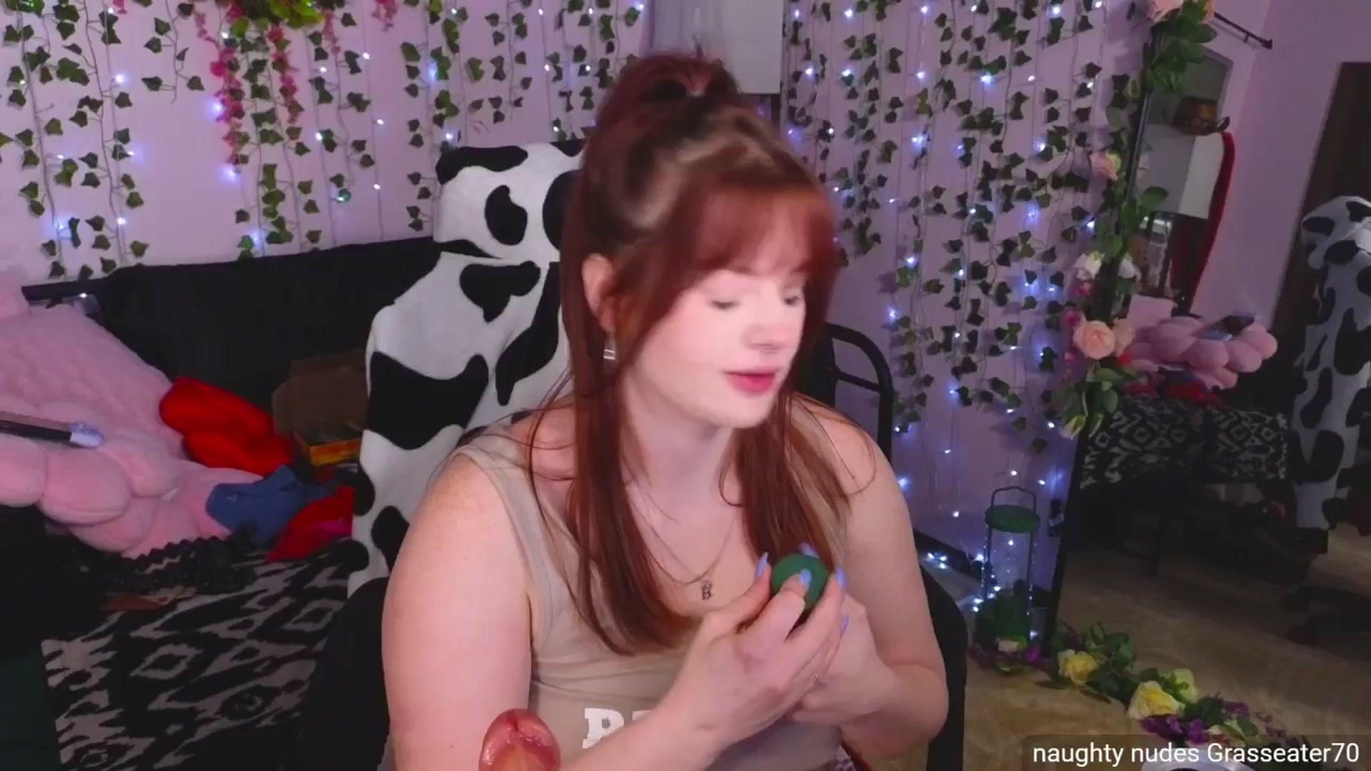 Gallery image thumbnail from naughtybella_'s myfreecams stream on, 05/03/2025, 17:26 image 20 of 20