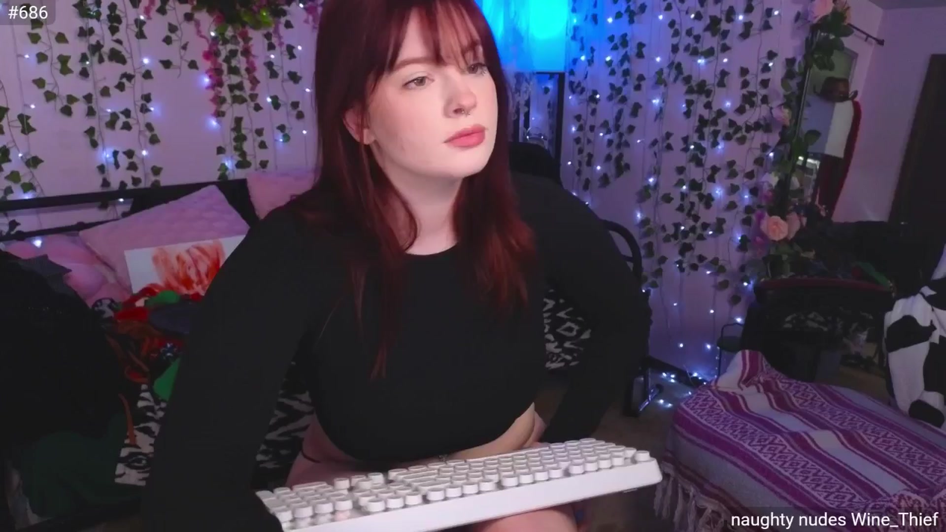 Gallery image thumbnail from naughtybella_'s myfreecams stream on, 05/13/2025, 17:45 image 17 of 20