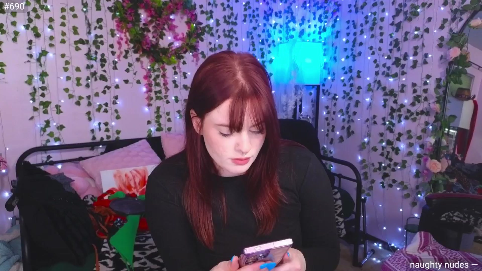 Gallery image thumbnail from naughtybella_'s myfreecams stream on, 05/13/2025, 17:45 image 1 of 20