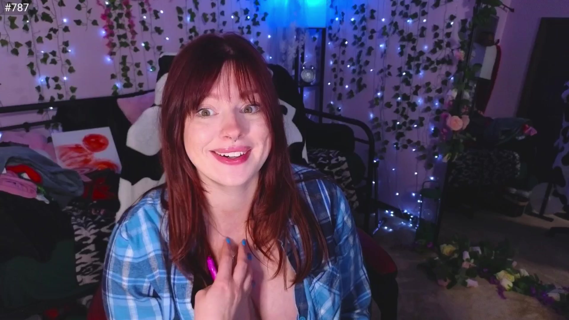 Gallery image thumbnail from naughtybella_'s myfreecams stream on, 05/27/2025, 24:31 image 18 of 20