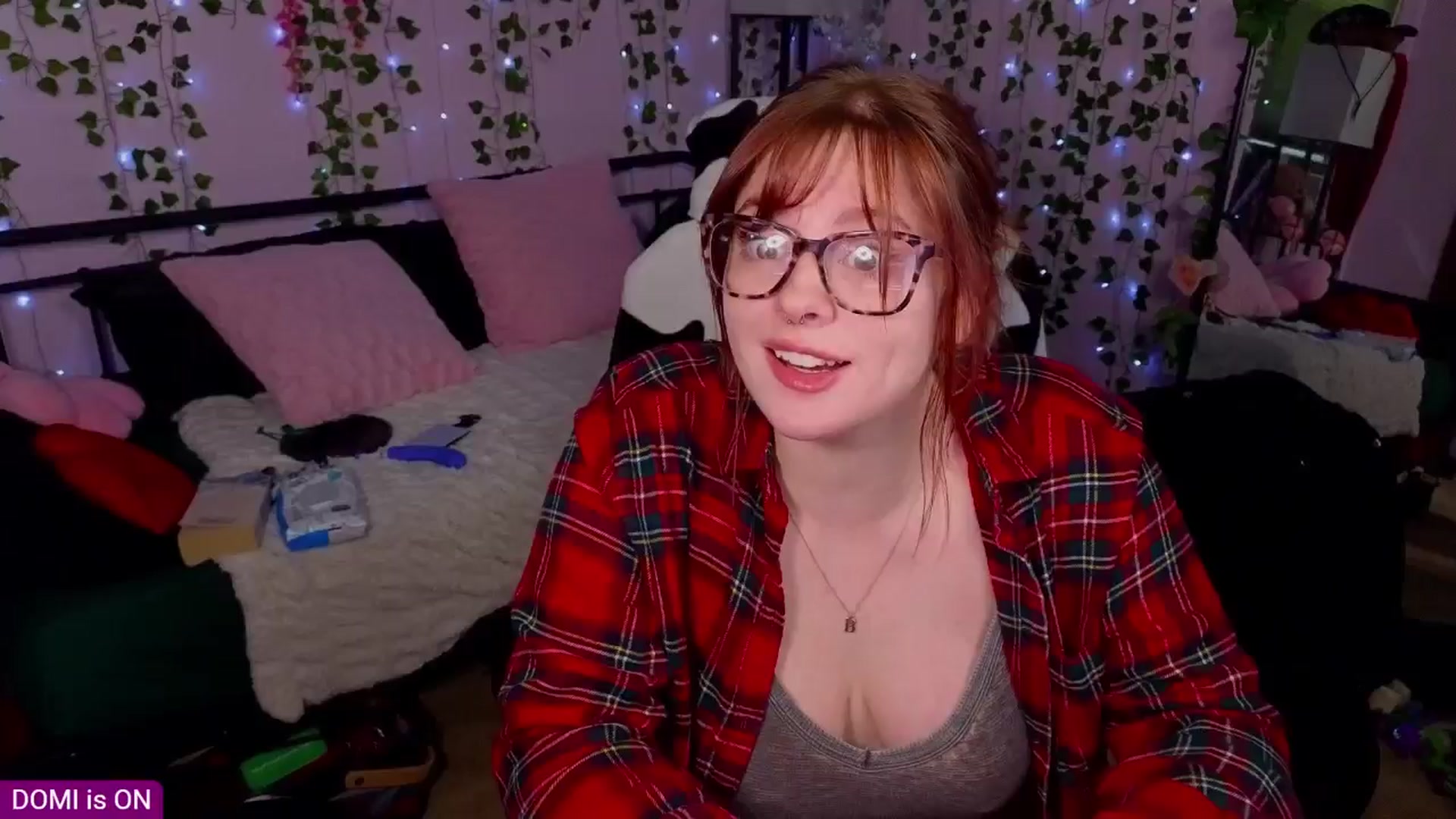 Gallery image thumbnail from naughtybella_'s myfreecams stream on, 08/02/2025, 16:21 image 9 of 20
