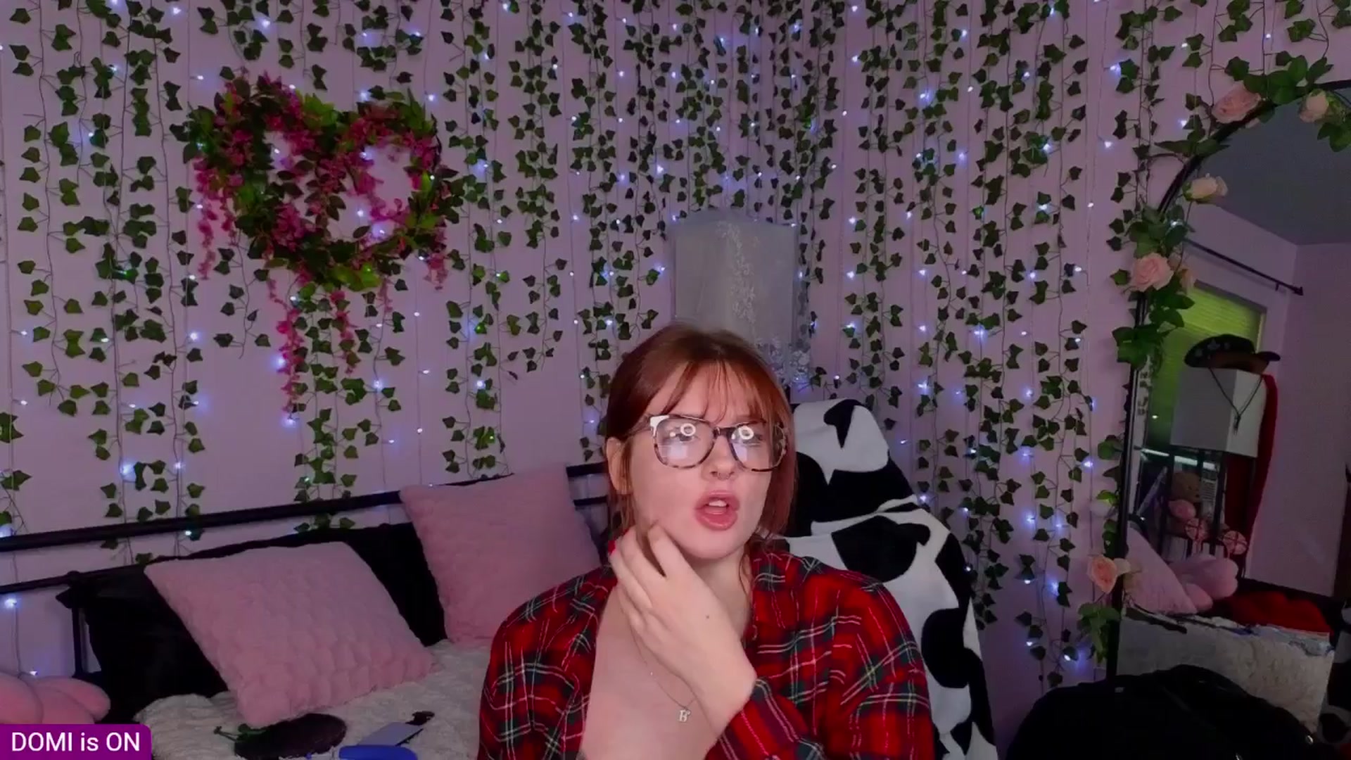 Gallery image thumbnail from naughtybella_'s myfreecams stream on, 08/02/2025, 16:21 image 16 of 20