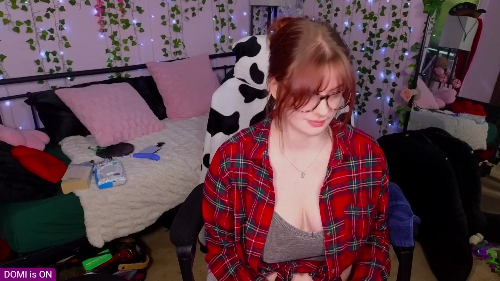 Gallery image thumbnail from naughtybella_'s myfreecams stream on, 08/02/2025, 16:21 image 13 of 20