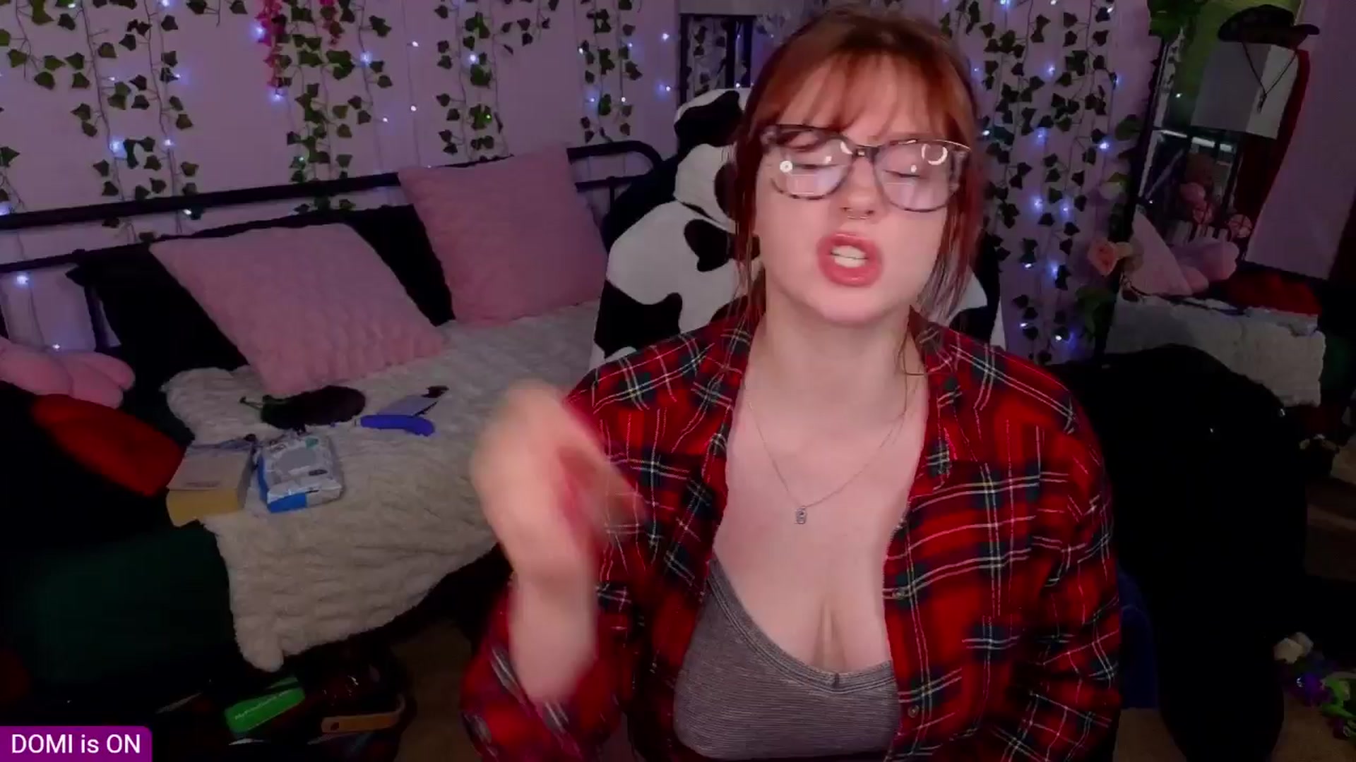 Gallery image thumbnail from naughtybella_'s myfreecams stream on, 08/02/2025, 16:21 image 11 of 20