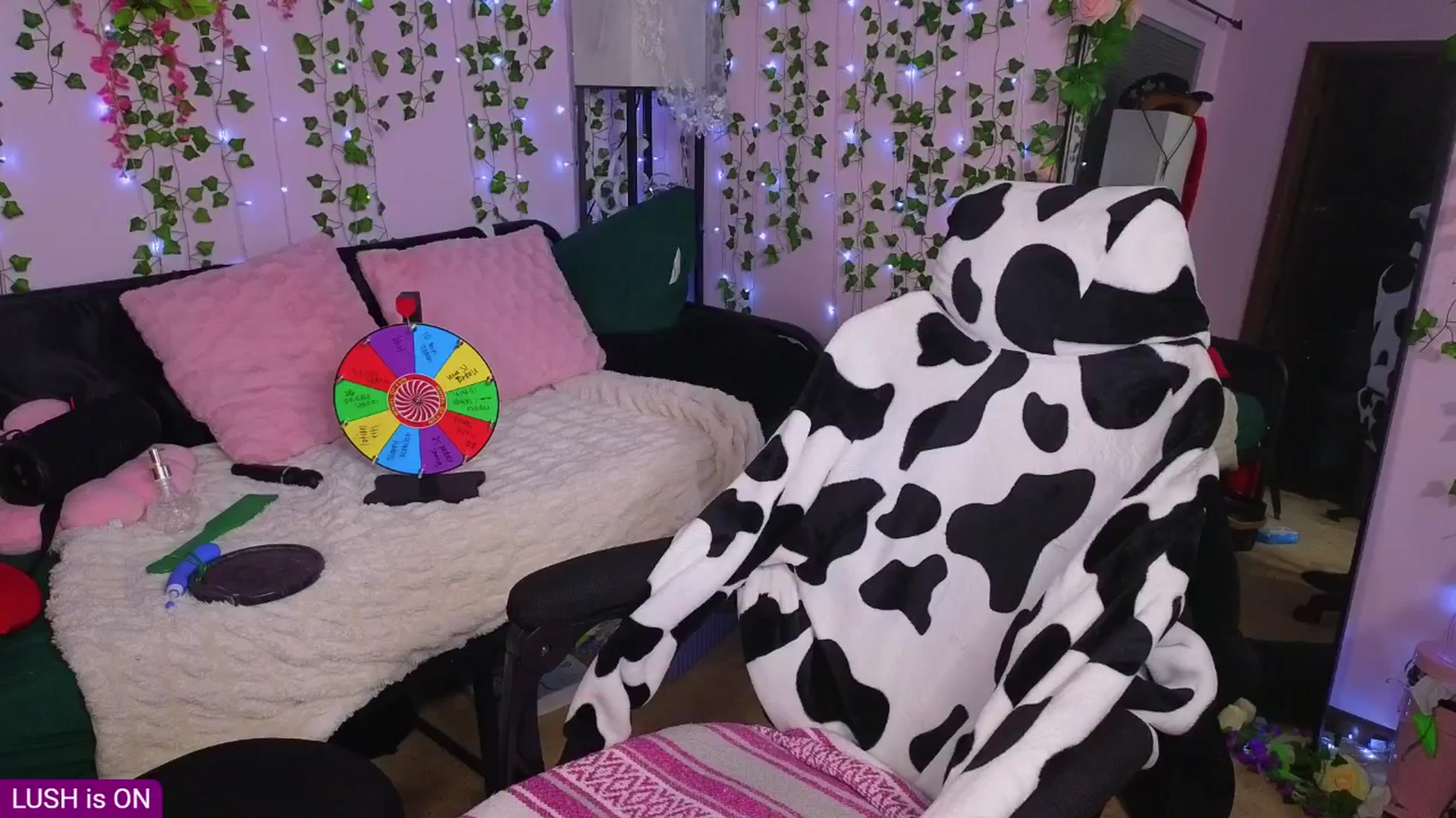 Gallery image thumbnail from naughtybella_'s myfreecams stream on, 08/07/2025, 02:37 image 2 of 20